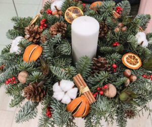 stroik świąteczny z ogrodu dekoracje